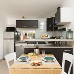 La Petite Yourhosthelper Nyaraló Grimaud