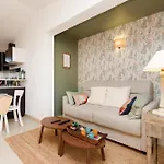 La Petite Yourhosthelper * Grimaud