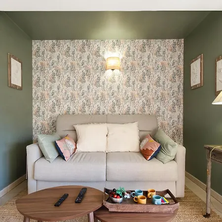 La Petite Yourhosthelper 그리모