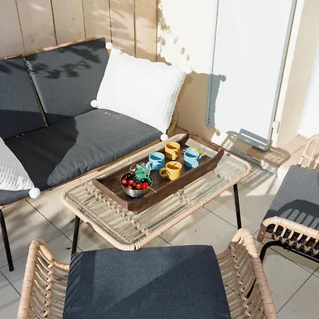 La Petite Yourhosthelper Casa de Férias