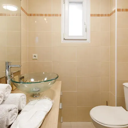 La Petite Yourhosthelper Casa de Férias Grimaud