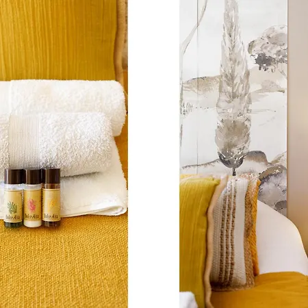 La Petite Yourhosthelper *