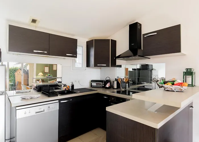 La Petite Yourhosthelper * Grimaud