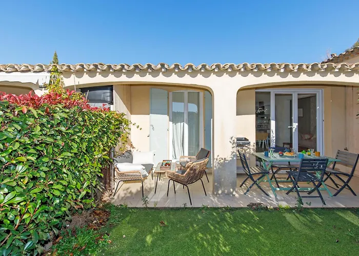 La Petite Yourhosthelper Grimaud